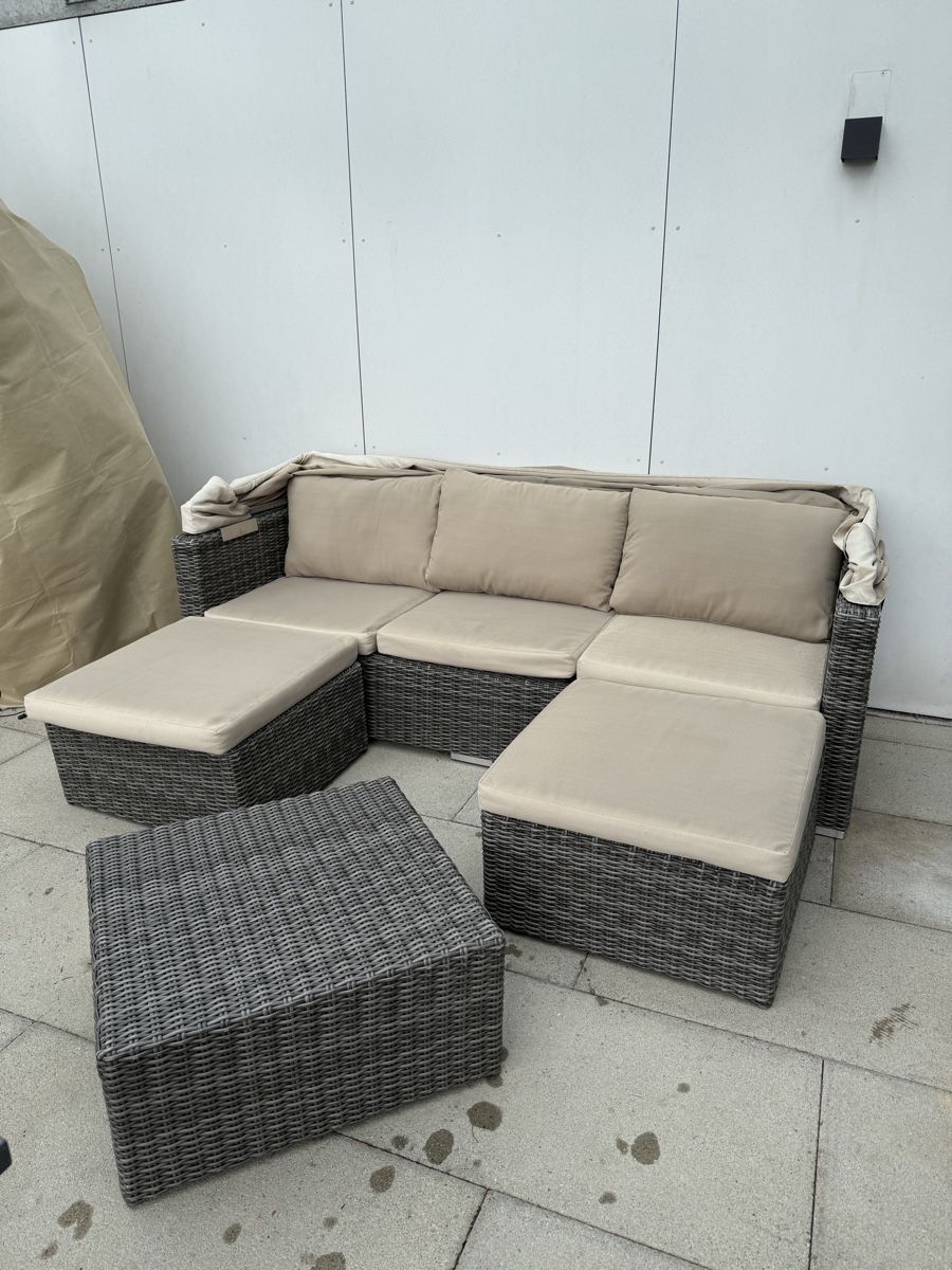 Sofas: Gartenlounge Rattan Anthrazit mit Dach, 2 Hocker und Tisch – Gebraucht aus Steinach von Giusep7 1