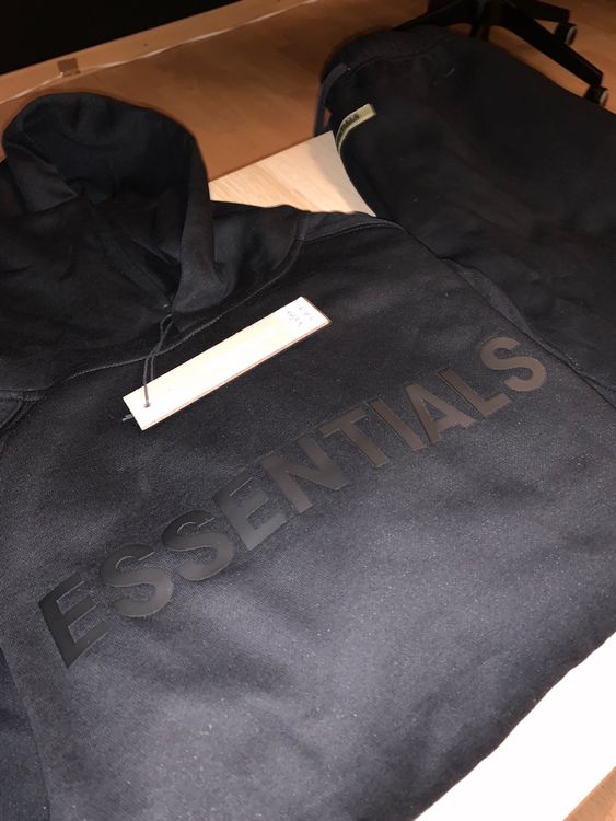Fear of God ESSENTIALS ensemble (Neu und originalverpackt) in Malleray ...