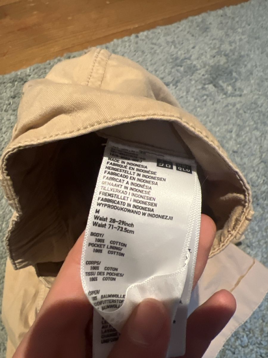 Uniqlo Pantaloni: Uniqlo shorts – Usato da Spiegel b. Bern venduto da tot_xjm7 1