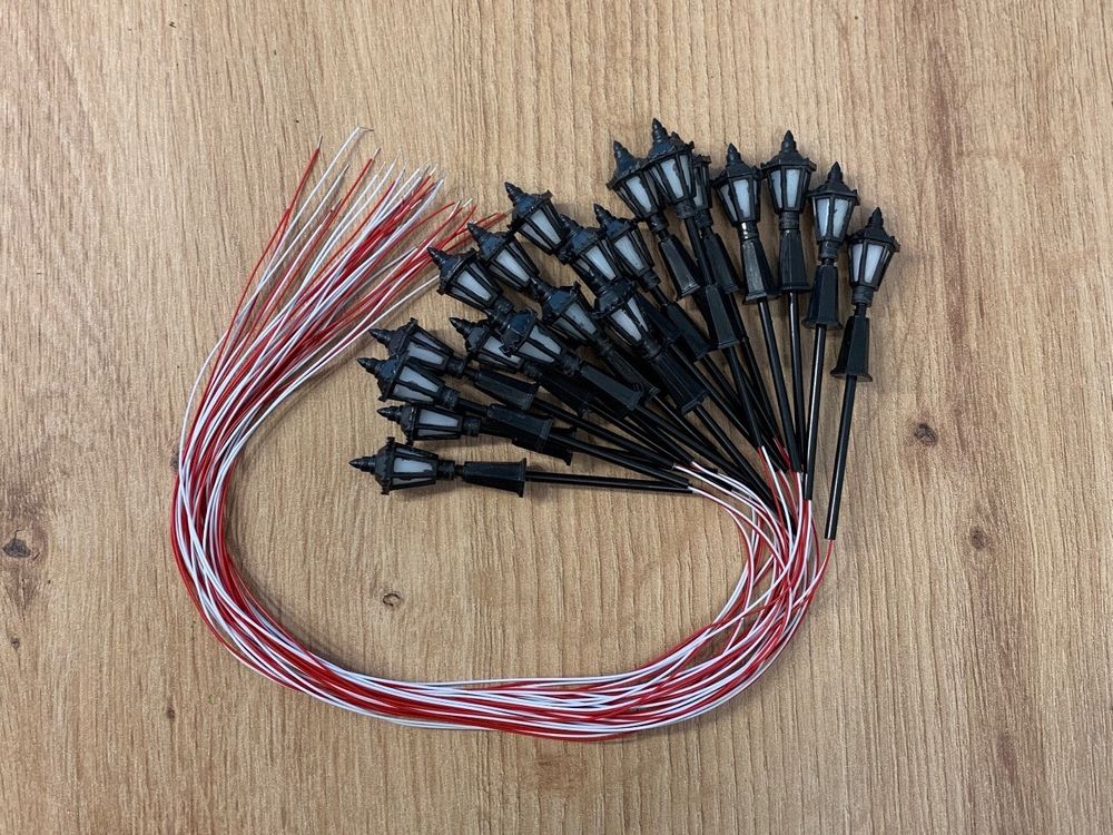 10x H0 Modellbahn Lampen - 7cm, 12V, Warmweiß, Metall