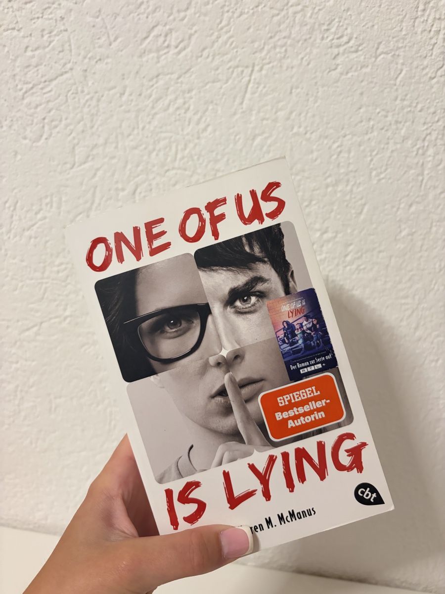 Bücher: Buch One of us – Gebraucht aus Eggerberg von nicolas.wasmer