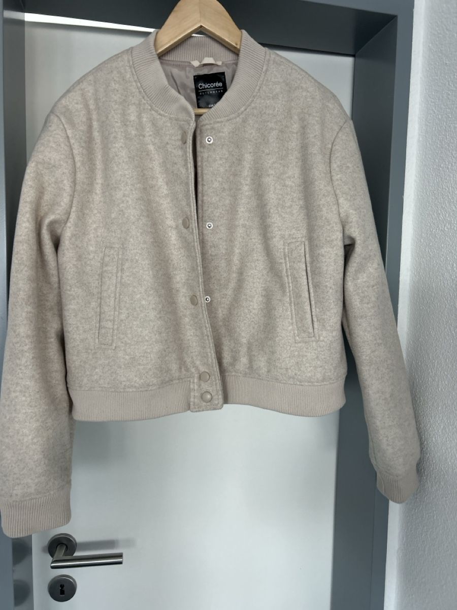 Giacche: Kurze Übergangsjacke von Chicoree, Grösse M, beige – Nuovo (secondo la descrizione) da Erlinsbach SO venduto da hallon480