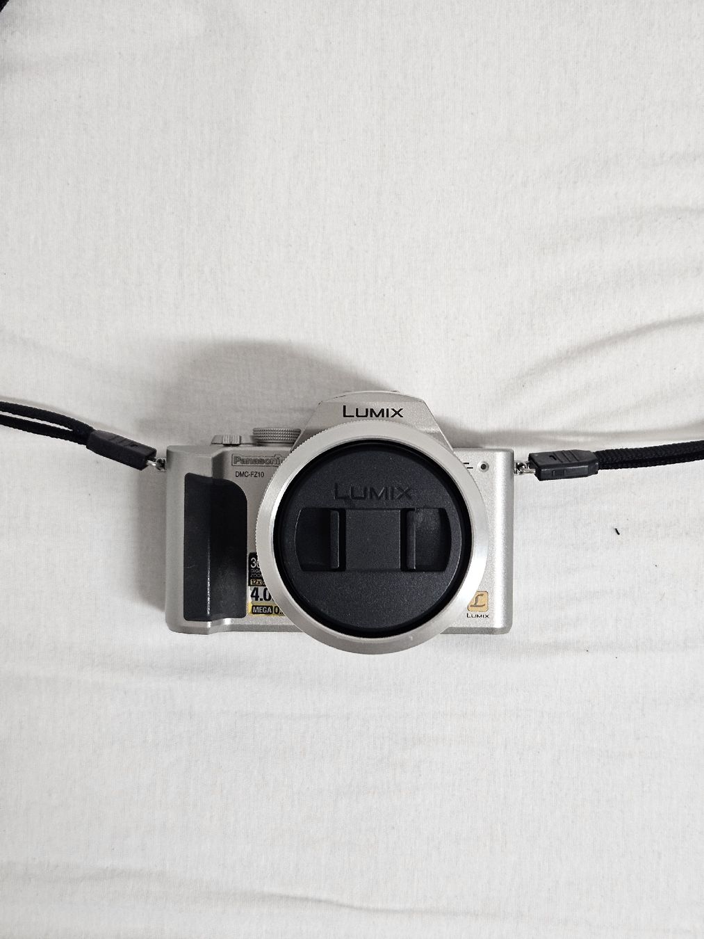 Fotocamera: Lumix DMC-FZ10-S – Nuovo (secondo la descrizione) da Dättwil AG venduto da ditodoro 1