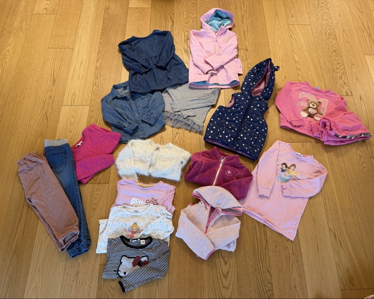 Lotti & Set di vestiti: Kleiderpaket Mädchen Gr 104 – Usato da Küssnacht am Rigi venduto da Ginger027