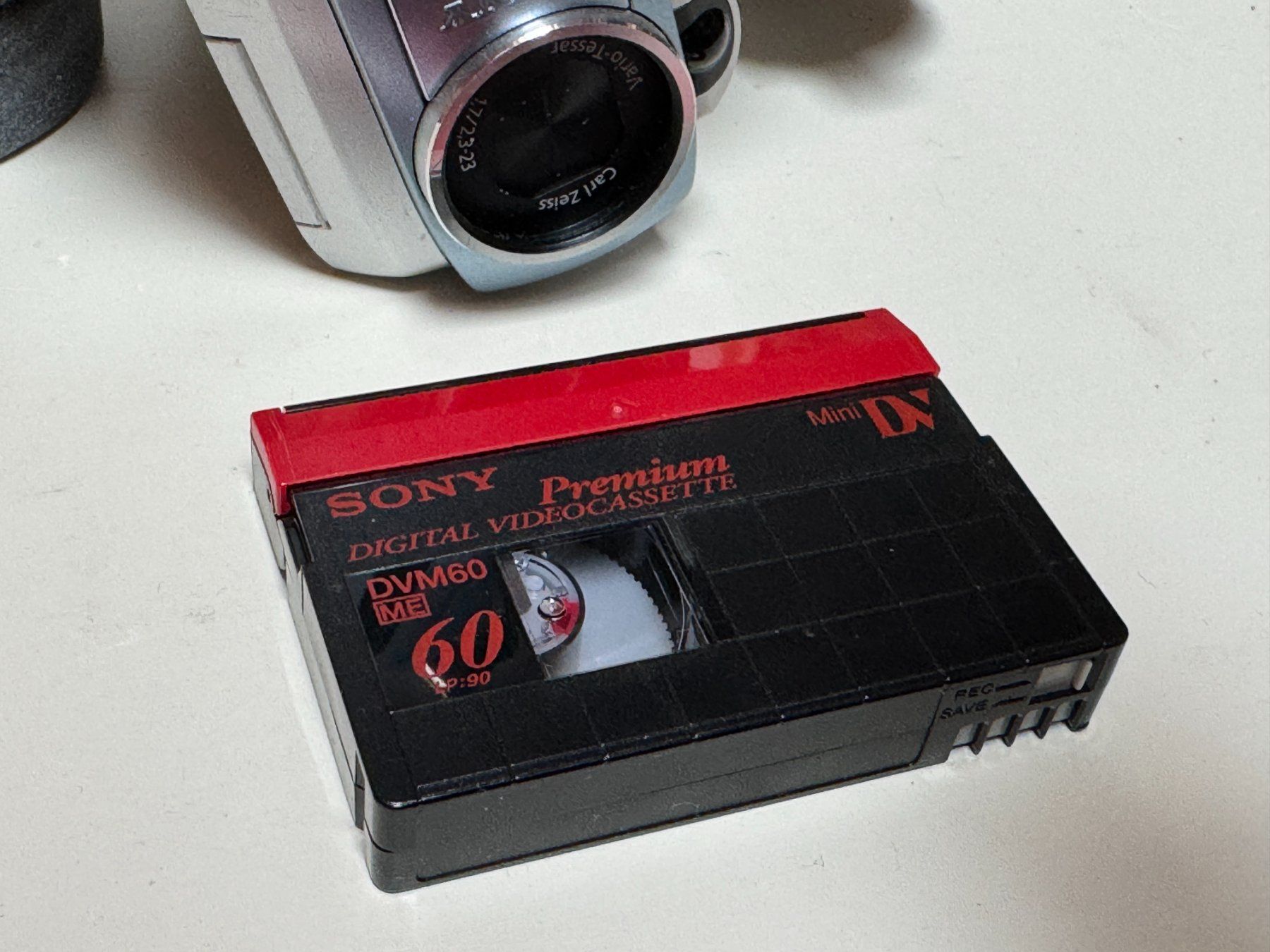 Sony Videocamere: Sony Videokamera ab Fr. 1.- – Difettoso da Ins venduto da Revue-1000 4