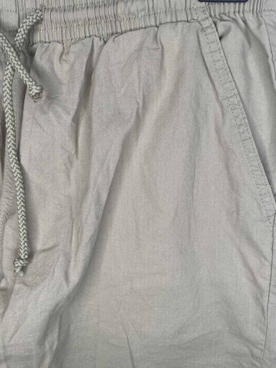 Pantaloni: Shorts  mit seitentaschen  Beige – Usato da Capolago venduto da LA.BOTTEGA 2