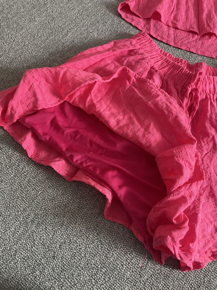Kleiderpakete: Sommer Set Pink Grösse S/MShorts & Bluse – Gebraucht aus Münchenstein von nel_57mj 2
