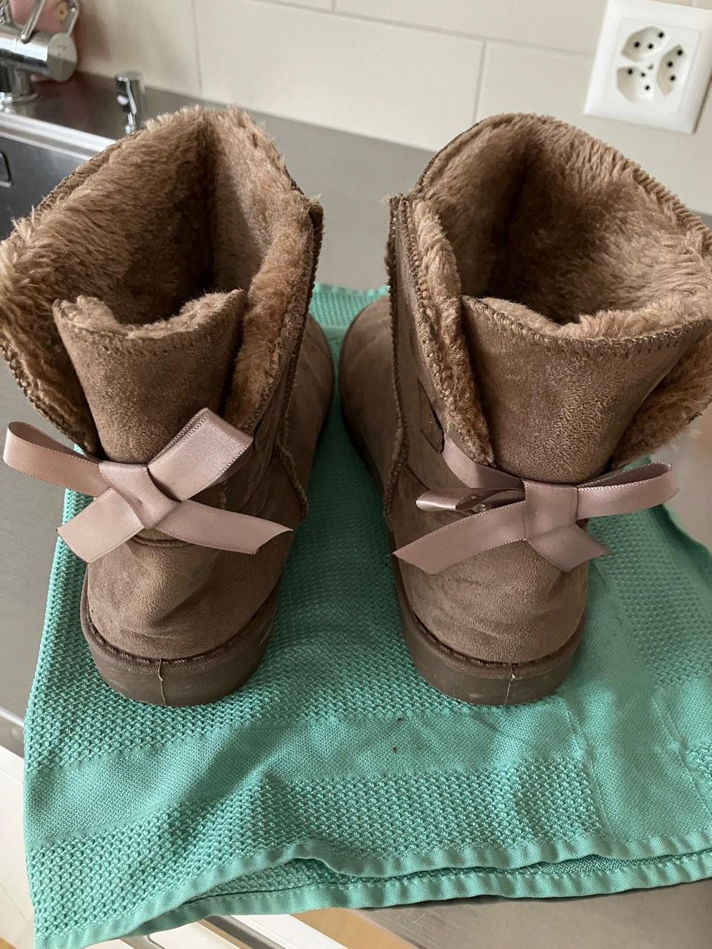 Scarpe da donna: Winterschuhe Grösse 38 – Usato da Allenwinden venduto da Obalu 1