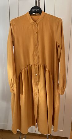 Gelbes Midi Kleid, niedrige Taille Grösse 38