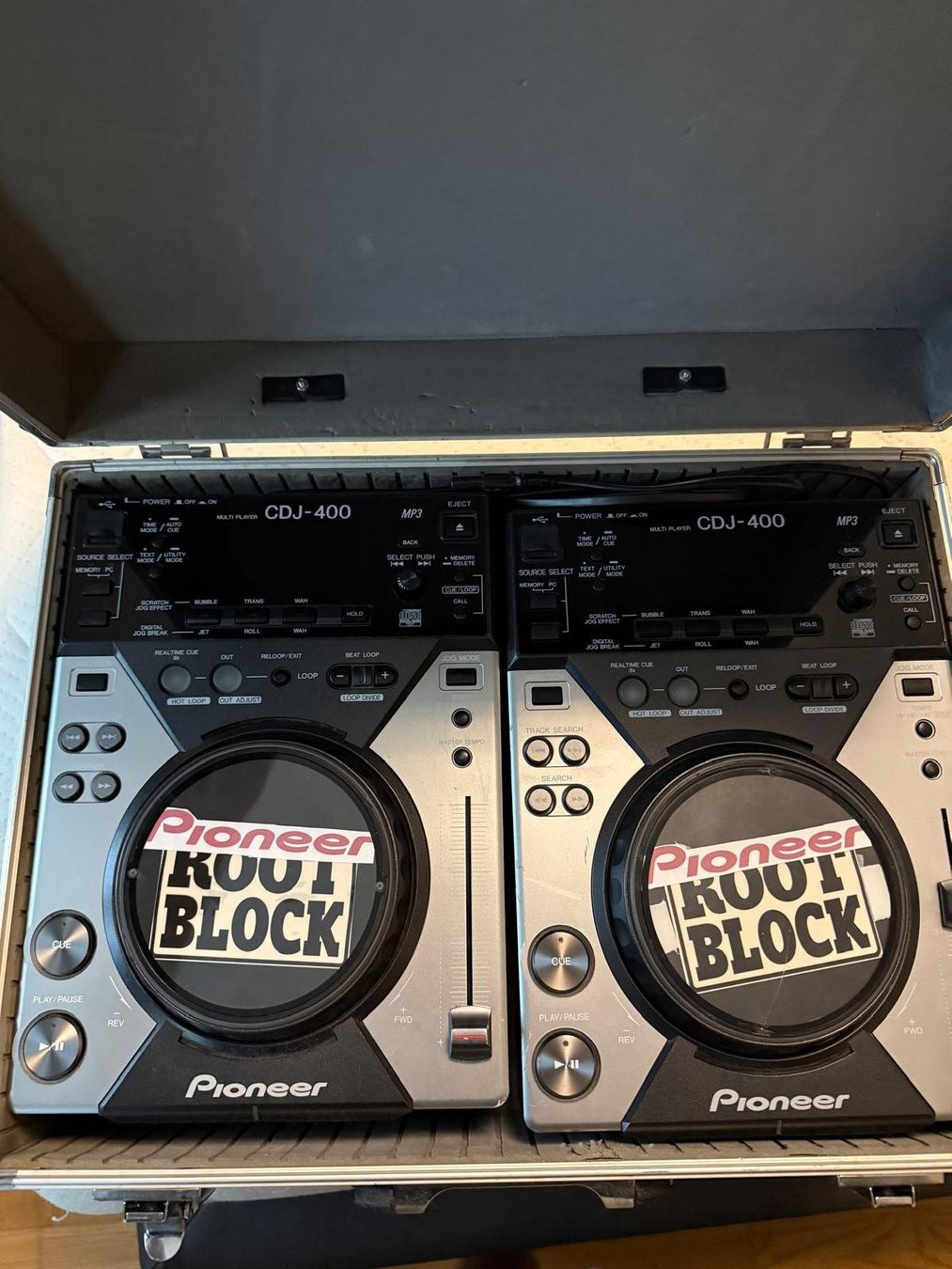 Pioneer Lecteur multimedia & Streamer: 2x PIONEER CDJ 400 – D'occasion à Ins par jacek007 1
