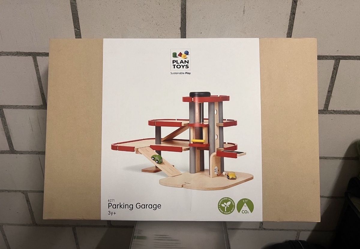 Plantoys Giocattoli: Plan Toy Parking Garage NEU – Nuovo e nell'imballaggio originale da Murgenthal venduto da pae_2smr