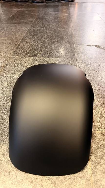 Topcase: Mattschwarze HL 3.0 Abdeckung – Usato da Unterseen venduto da beE-Scooter 2
