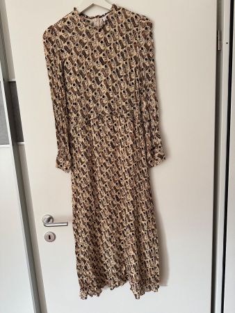Herbstliches Kleid von Sandro