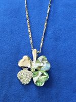 Kette mit Kleeblatt Anhänger mit Steinchen Silberfarben