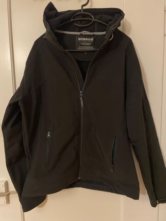 Gr. L Nimbus Softshelljacke schwarz mit Kapuze