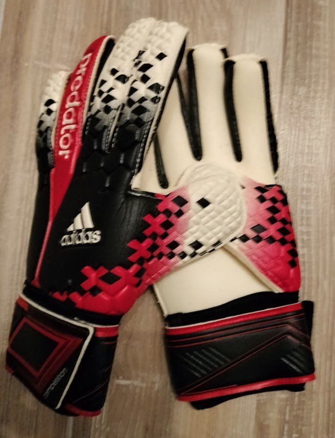 Adidas Guanti & manicotti: adidas Torwarthandschuhe Predator Grösse 4 – Nuovo e nell'imballaggio originale da Oftringen venduto da Sportivo.ch 1