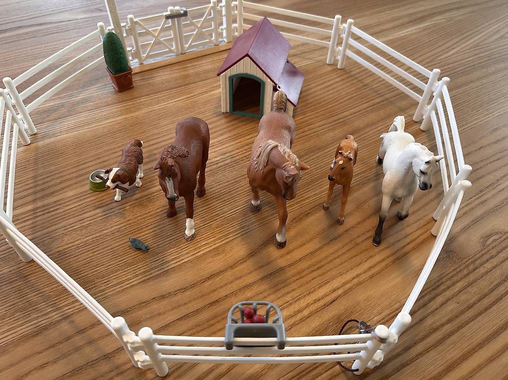 Giocattoli: Schleich Reitplatz/Paddock – Usato da Allschwil venduto da zena06 2
