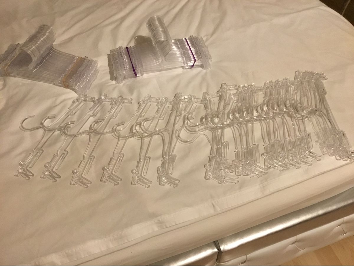 Cintres: 87 Stück Kleiderbügel – D'occasion à Aarau par romiana01 1
