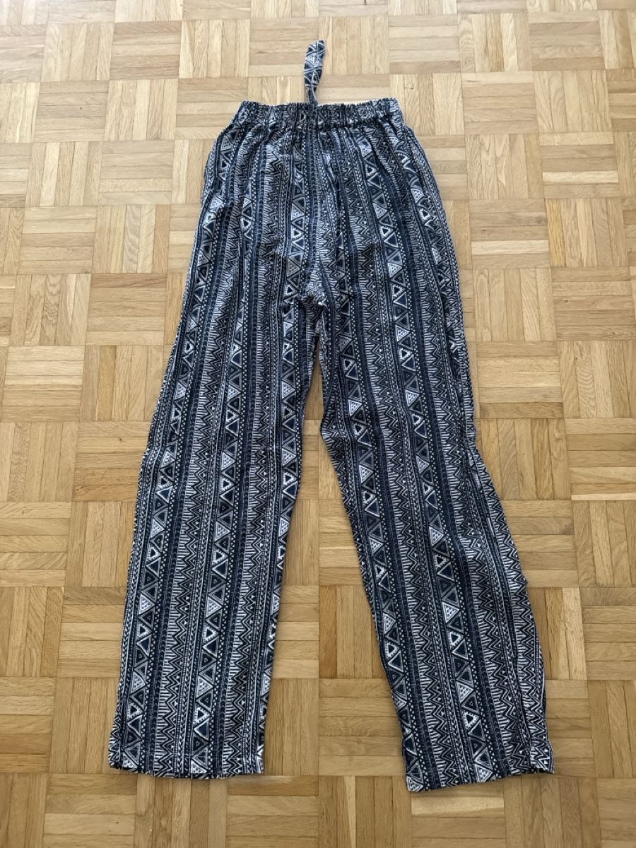 Leggings: Hose Viskose gemustert schwarz weiss elastischer Bund – D'occasion à Luzern par Mikelone92 1