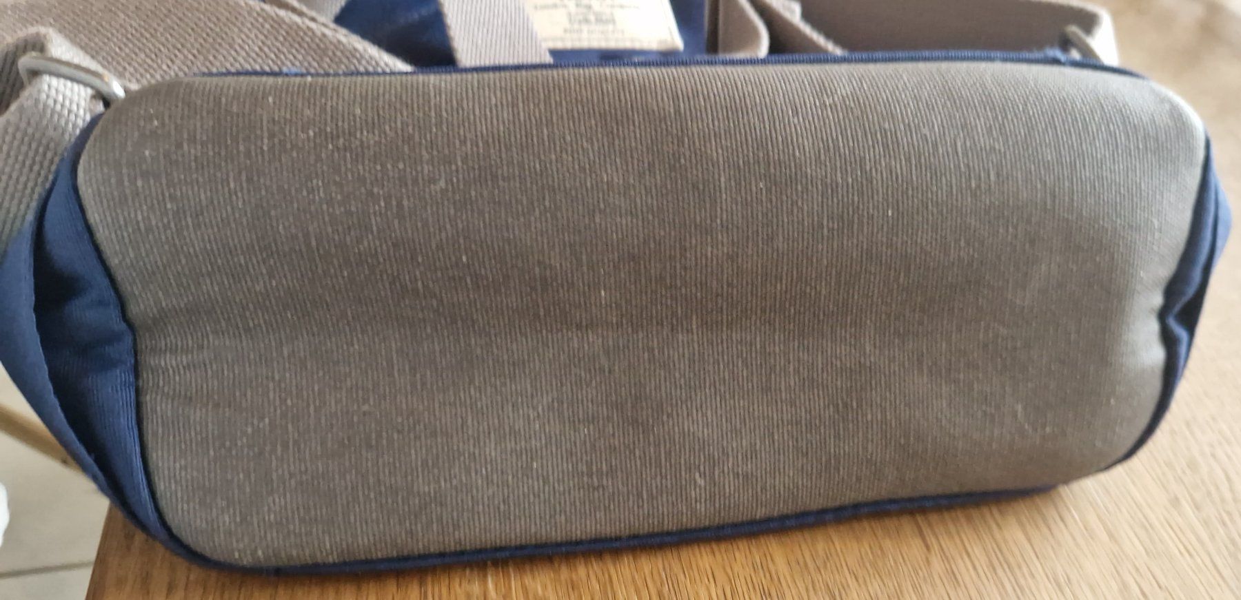Roka Zaini: Sac à dos bleu marine marque Roka – Usato da Münchenbuchsee venduto da capa2014 2
