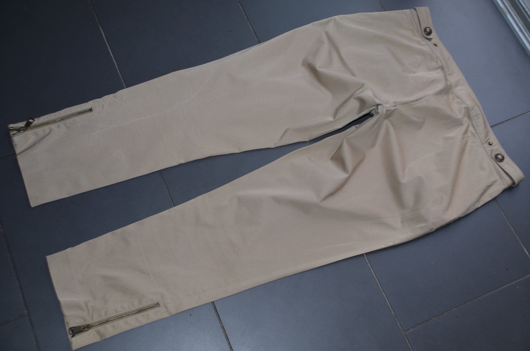 Burberry Pantaloni: Burberry  Hose / pantalon .42 – Usato da Collonges venduto da arashee 4