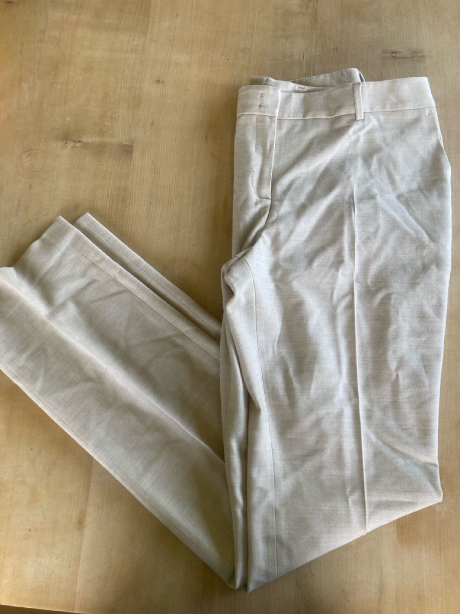 Akris Pantaloni: Akris wollhose gr.42 – Usato da Herisau venduto da Sifgana