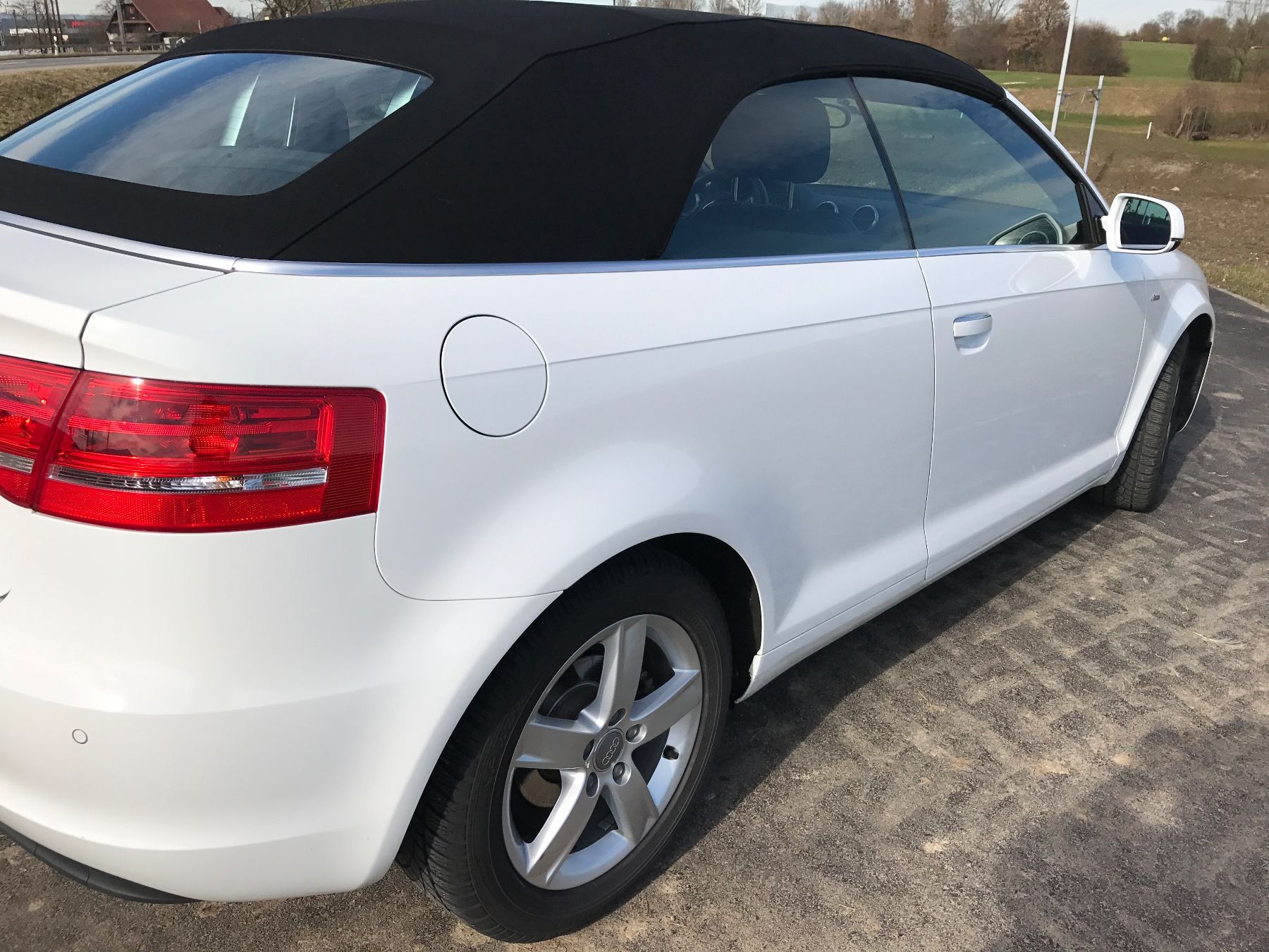 Audi Autos: Fahrzeug – D'occasion à Buonas par 7elefanten 2