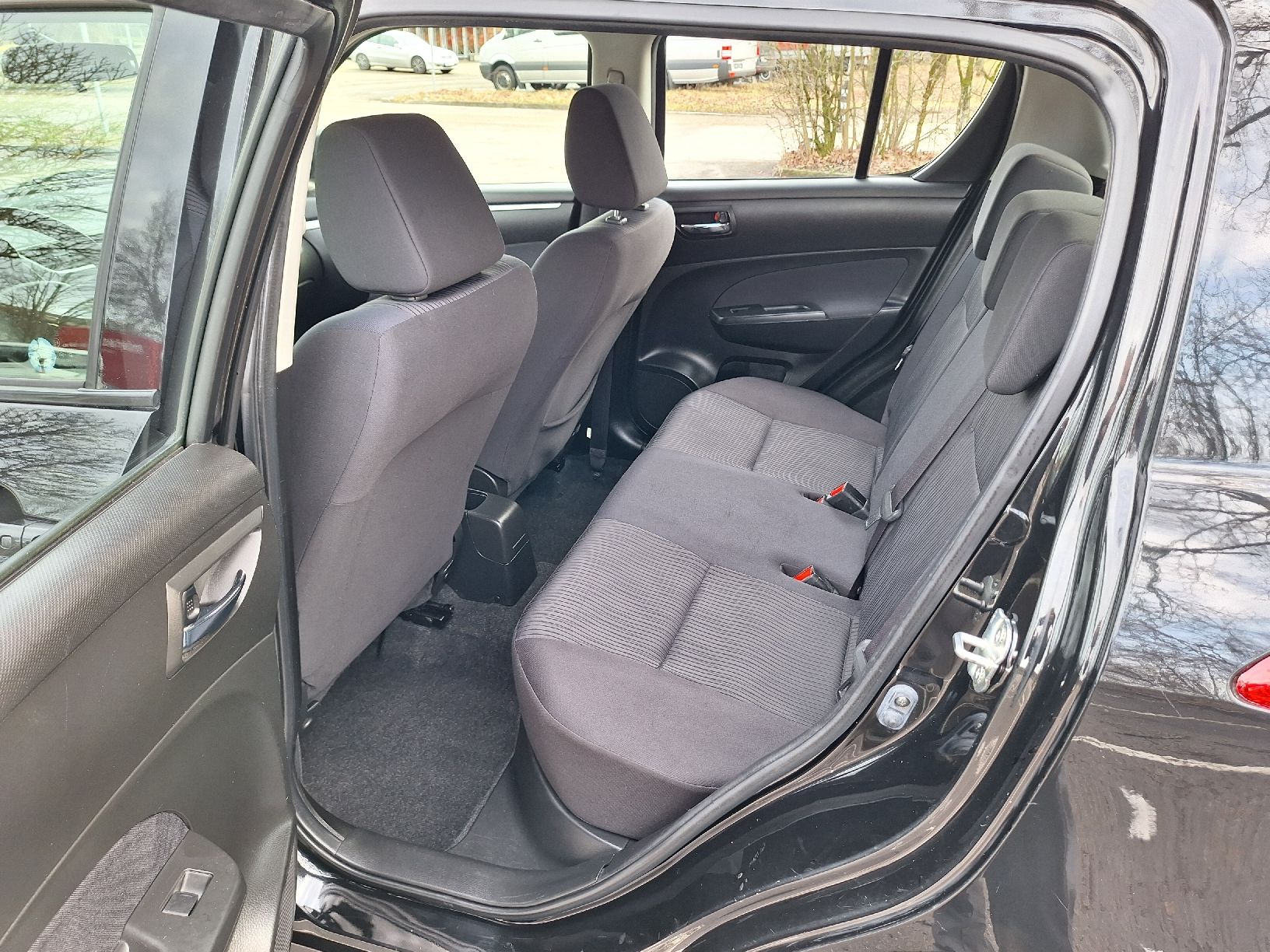 Suzuki Automobili: Suzuki Swift 1.2 GL Top Allrad – Usato da Brütten venduto da Mike164 5