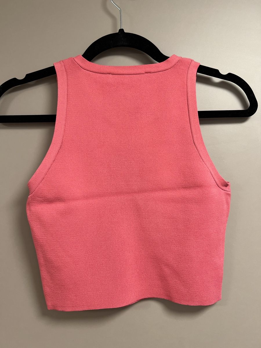 Zara Top: Pink Zara crop top – Usato da Prangins venduto da ale_f88f 2