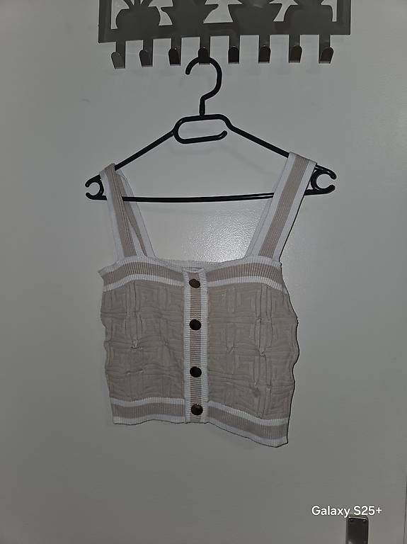 Top: Stricktop mit Trägern – Usato da St. Gallen venduto da ruz_t5lk 4