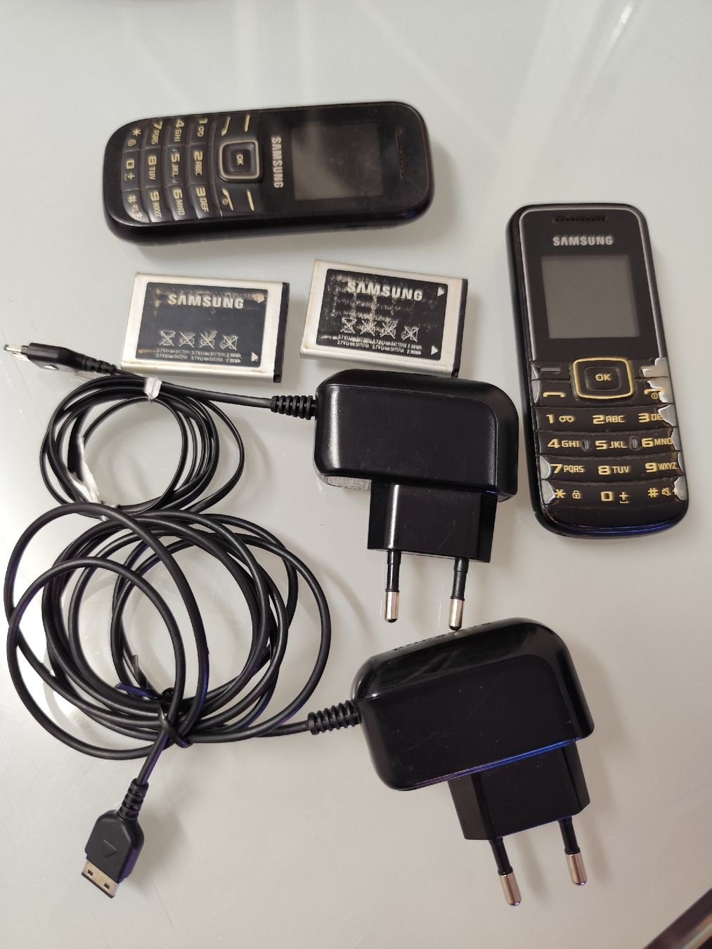 Telefoni cellulari / Smartphones: Samsung e1200 und e1050 – Usato da Oetwil an der Limmat venduto da Fernando-bras