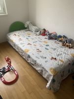 Kinderbett mit Matratze 
