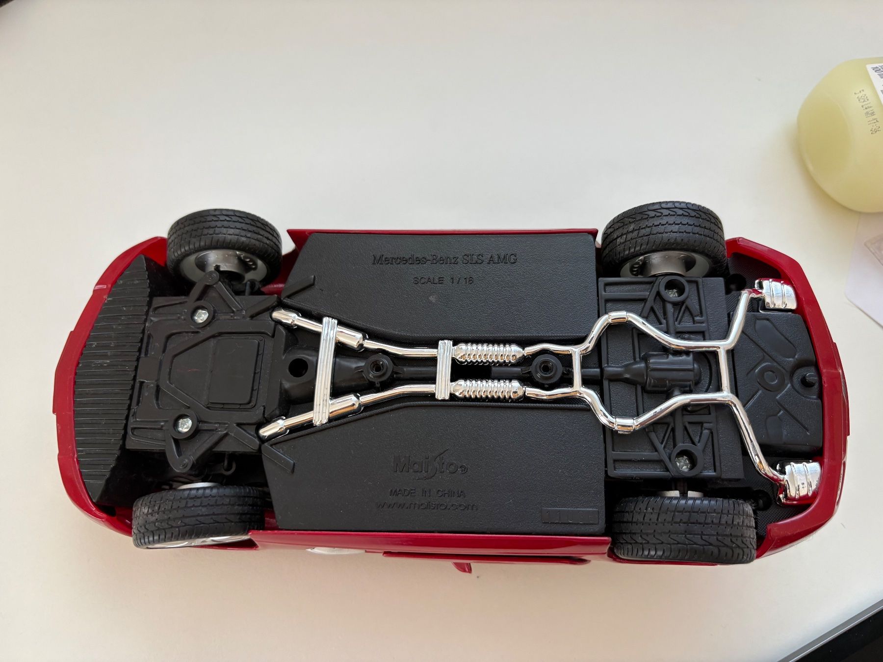 Mercedes-Benz Modellini d'auto: Mercedes-Benz SLS AMG 1:18 – Usato da Möhlin venduto da dth_5mw9 1