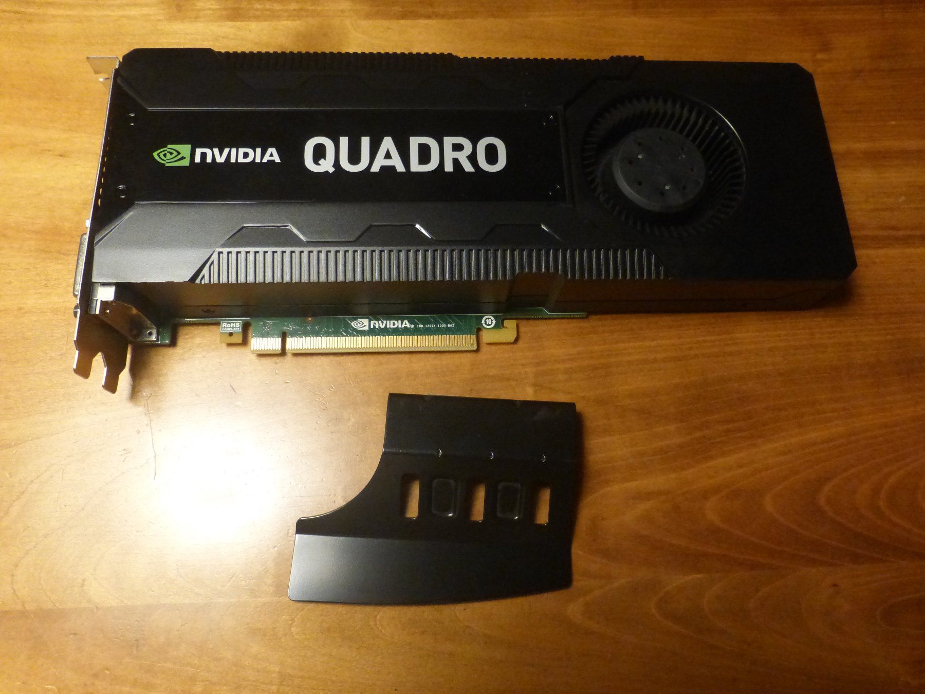Nvidia Cartes graphiques: Nvidia Quadro K5000 Grafikkarte – D'occasion à Zumikon par psisound