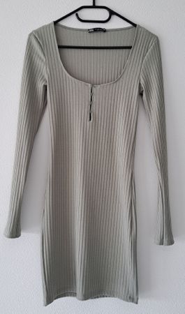 Sommerkleid, Rippstrick, helles sanftes Grün, Grösse S