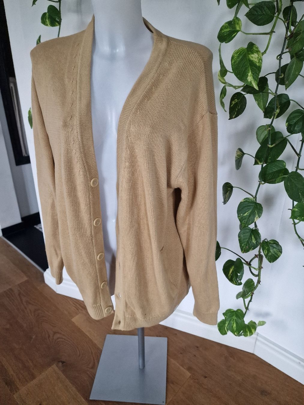 Pullover & Sweatshirts: Pull&Bear Strickjacke, Gr. M, beige - Top Zustand! – Gebraucht aus Wald ZH von Cjp 6