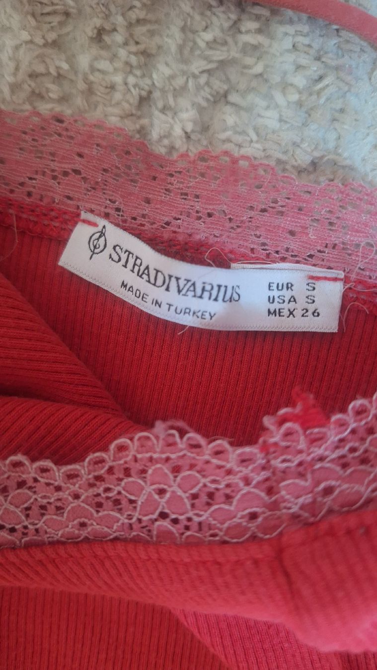Stradivarius Tops: top rouge  – Neu (gemäss Beschreibung) aus Genève von Lydidi 2