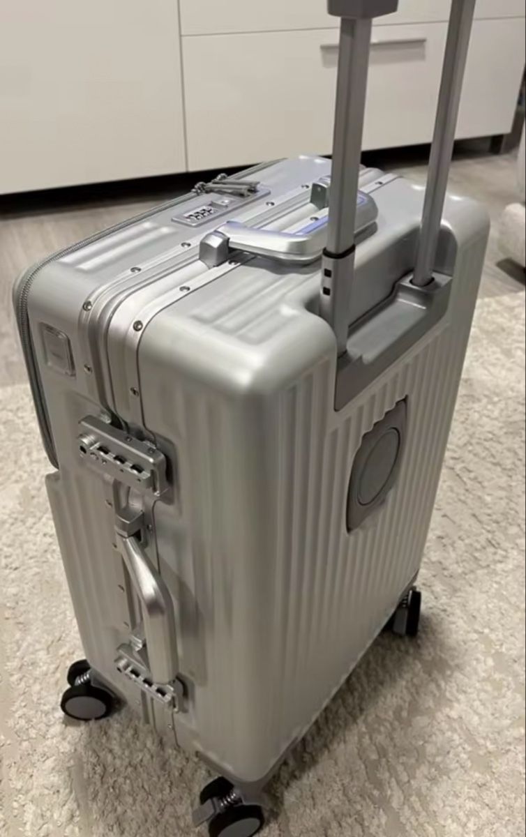 Valigie: Suitcase premium – Nuovo e nell'imballaggio originale da Genève venduto da hopswissglobal 1