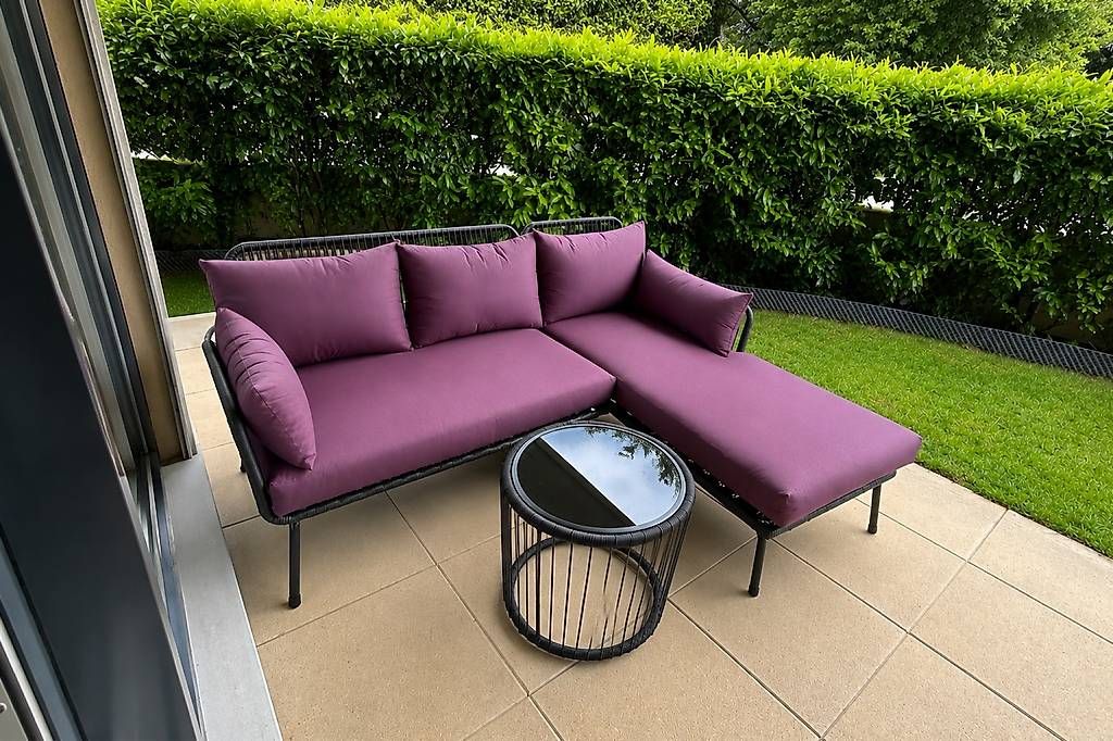 Sofas: Canapé de jardin  – Neuf avec emballage d'origine à Monthey par jen_5bgh