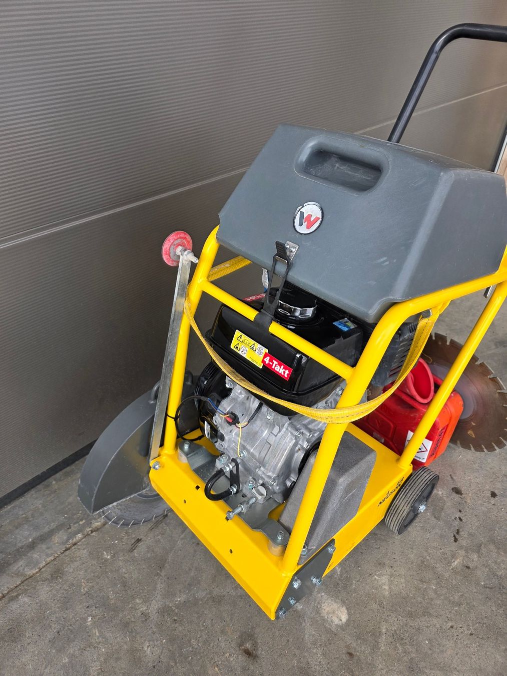 Wacker Neuson Tutte le macchine: Fugenschneider Trennscheibe Wacker Neuson – Usato da Niedergösgen venduto da MHNT