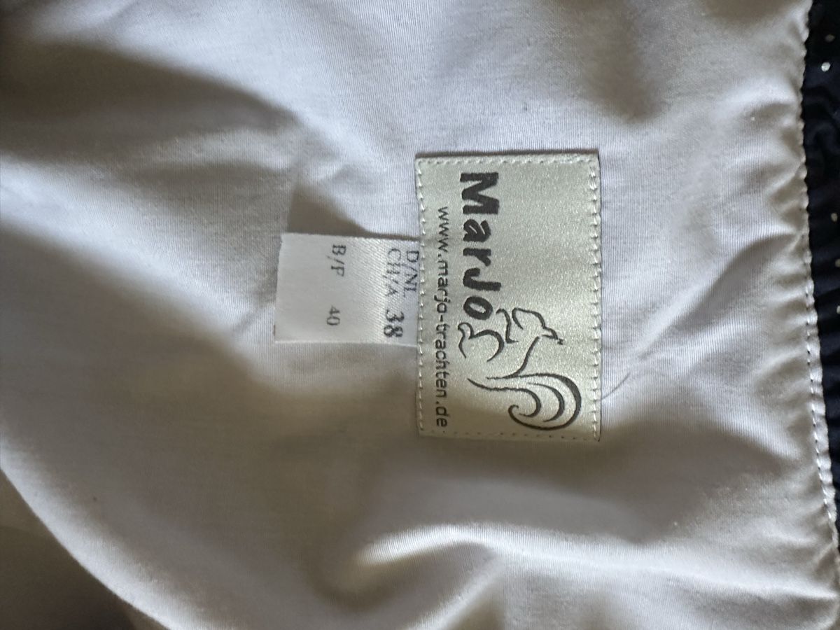 Robes: Marjo Dirndl Dress Size 38/40 – Neuf (Voir description) à Zürich par oak_96tw 2