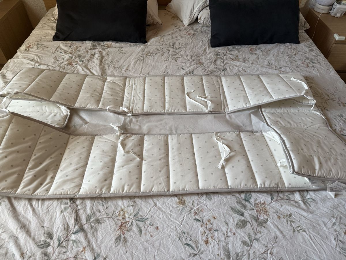 Ikea Wiegen & Stubenwagen: Paracolpi culla Ikea LENAST con pois – Gebraucht aus Glis von dor_b2nc 2