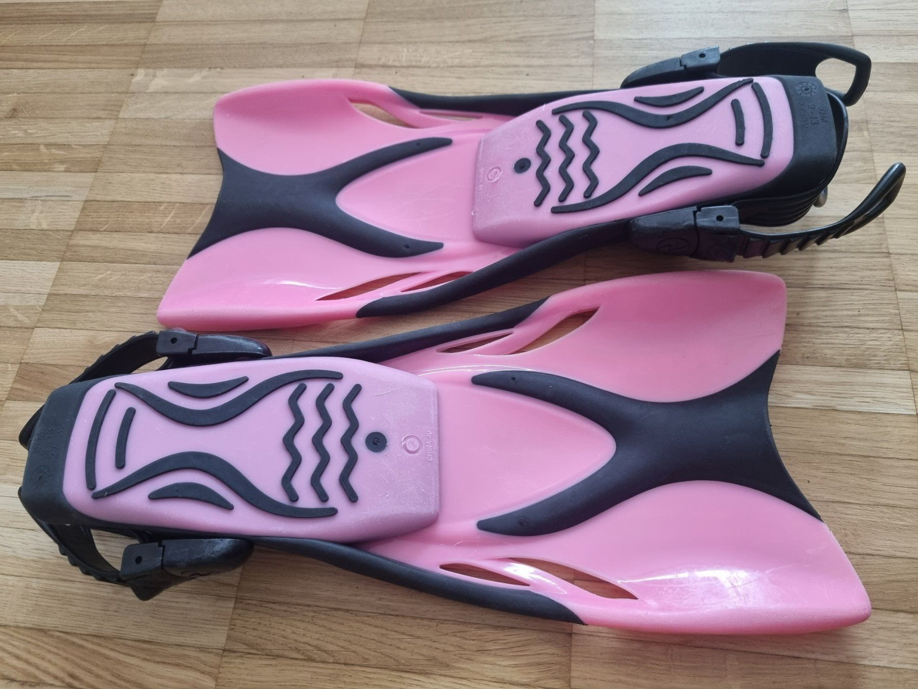 Flossen, Masken & Schnorchel: Verstellbare Flossen - Gr. 27 bis 32 – Gebraucht aus Neftenbach von DanielaS01020304 1