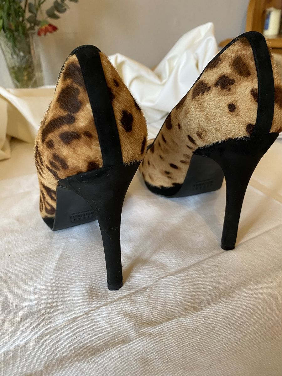 Stuart Weitzman Scarpe da donna: Stuart Weitzman Echtfellpumps, Leopard-Muster, Gr. 37 – Nuovo e nell'imballaggio originale da Ocourt venduto da Belle0007 2