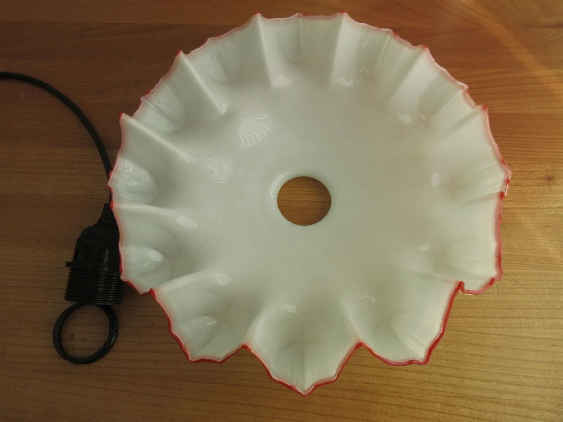 Lampadari & plafoniere: Weisse Hängelampe mit rotem Rand – Usato da Binningen venduto da Oldfashion 4