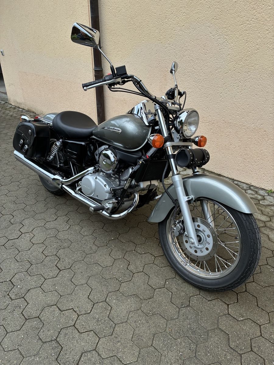 Honda Chopper: Honda VT 125 C Shadow – Usato da Uetikon am SEE venduto da 110tiger 6