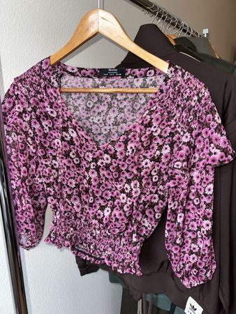 Bershka Bluse, Grösse S, Blumenmuster, neuwertig!