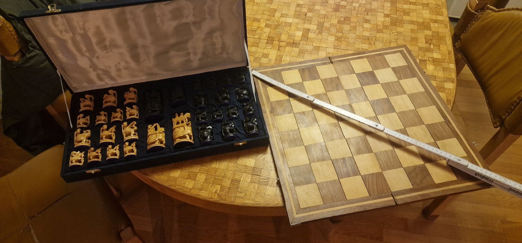 Giochi: Handgeschnitztes indisches Schachset aus Holz – Usato da Dübendorf venduto da Conma 3