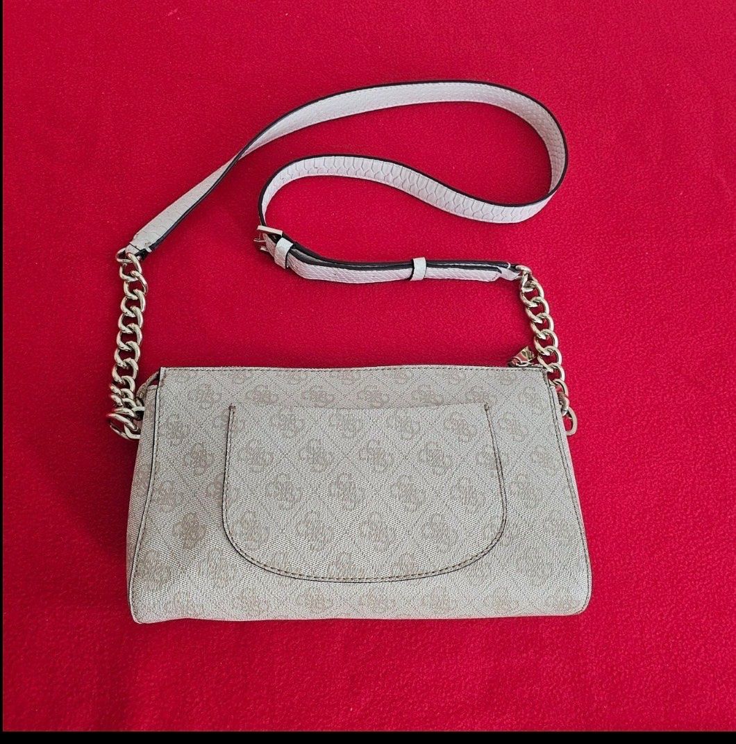 Guess Taschen für Damen: ***GUESS ***Umhängetasche – Gebraucht aus Oberdorf BL von Luka02 3