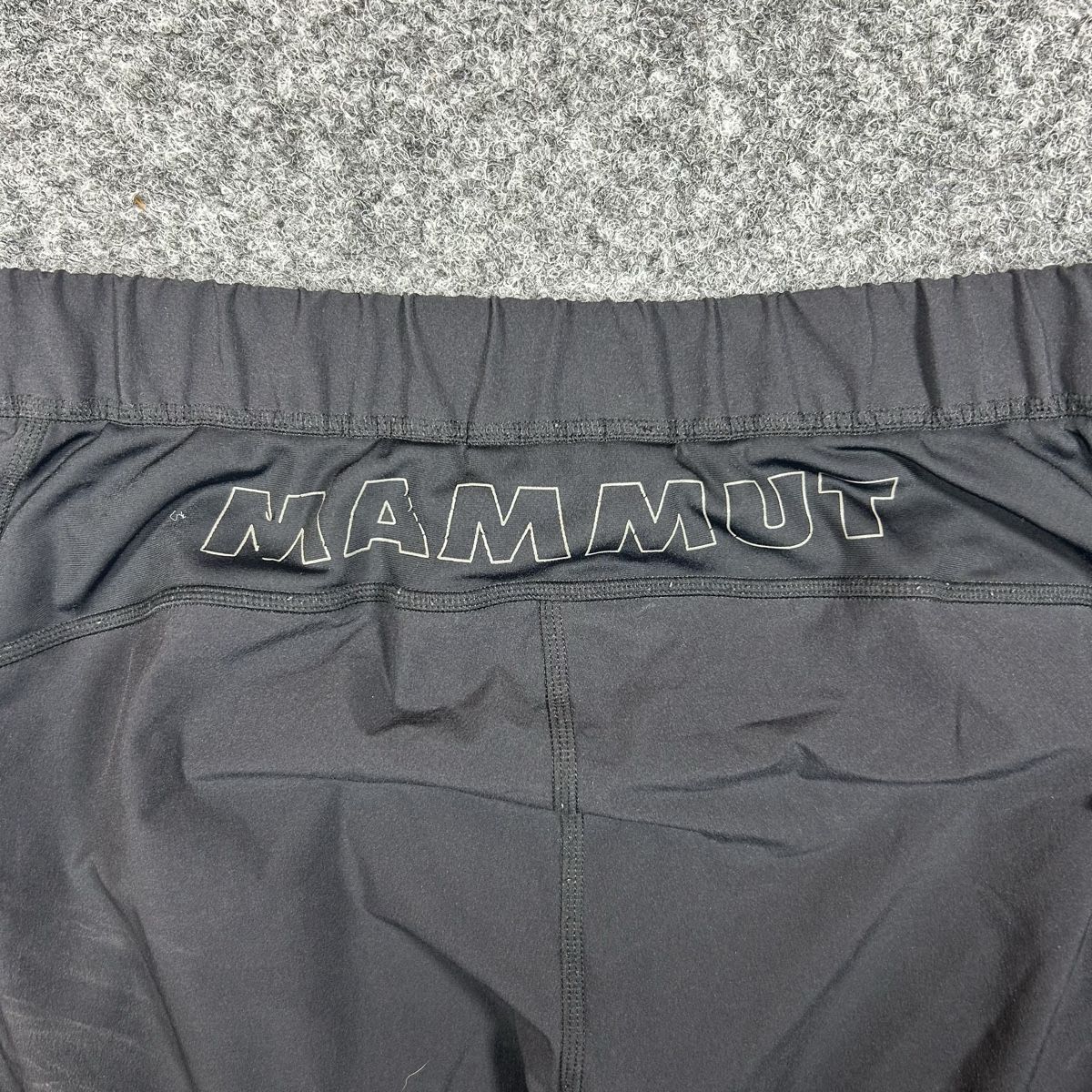 Mammut Pantaloni: Pants Mammut SoftTech black grey S  – Usato da La Sagne NE venduto da Matlasape 3